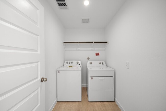 Photo - 3819 Pierce Pl Ln