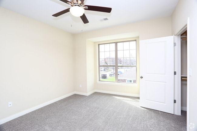 3BR, 3BA - 1,380 SF