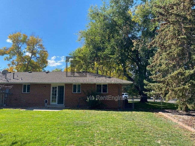 Photo - 700 Dawn Ave