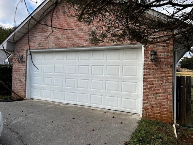 Photo - 115 Rouen Ct