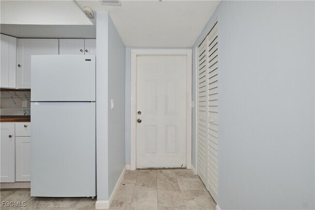 Photo - 824 Alderman St Unit 209