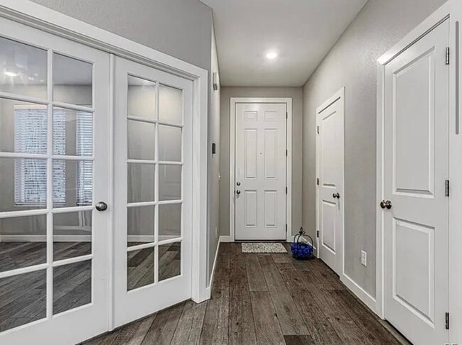 7635 S Winnipeg Ct