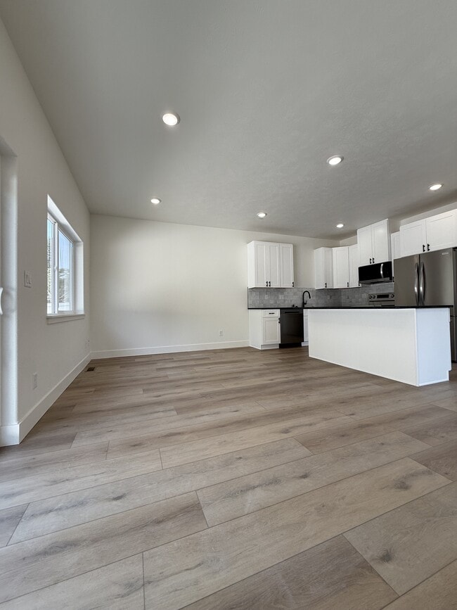 Photo - 13301 E Alki Ave