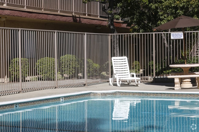 POOL - Southwest Pointe Apartments