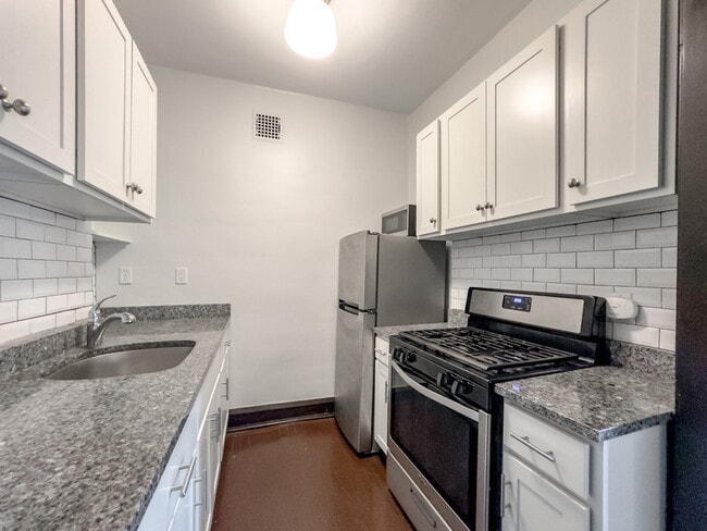 Photo - 1367 E 53rd St Unit 012