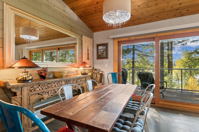 Photo - 2 bedroom, 2 bathroom Whitefish Condo, steps away from Whitefish Lake, minutes from the ski slopes!