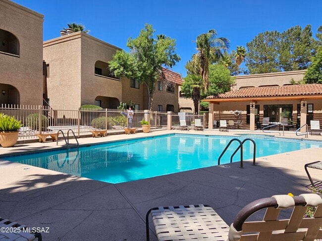 Building Photo - 5750 N Camino Esplendora Unit C 227