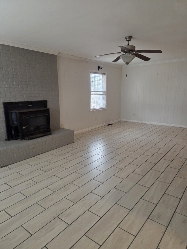 Photo - 408 Clifton St