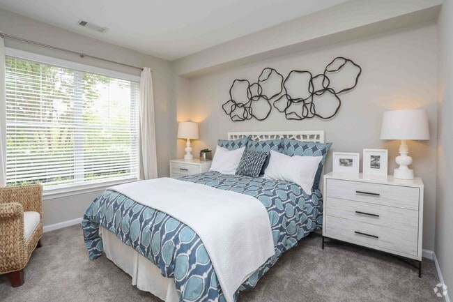 2BR, 2BA - 1,059 SF