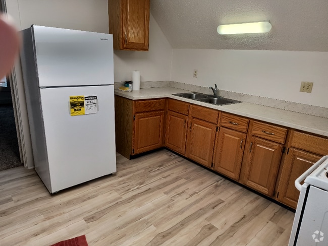 Building Photo - 104 S Lincoln St Rental