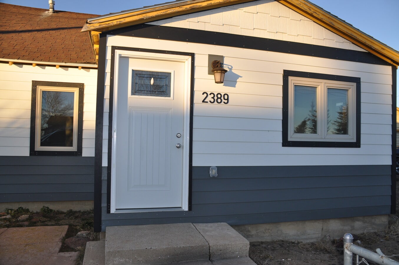 Photo - 2389 Riverside Dr