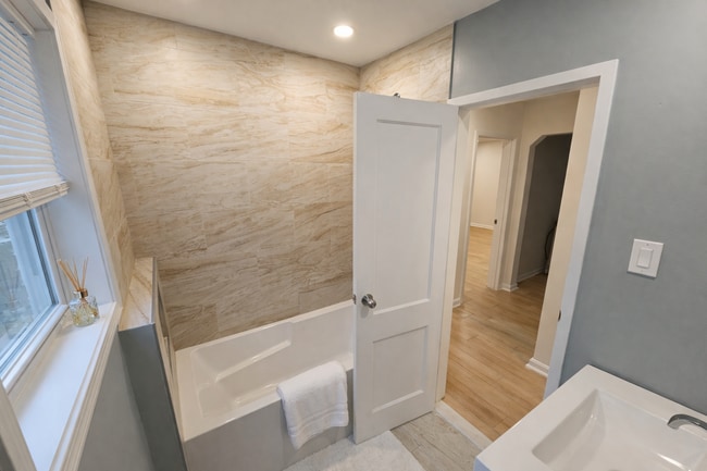 Photo - 220 University Blvd E