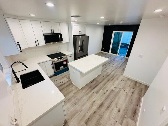 Nueva cocina moderna - 10201 Eton Ave