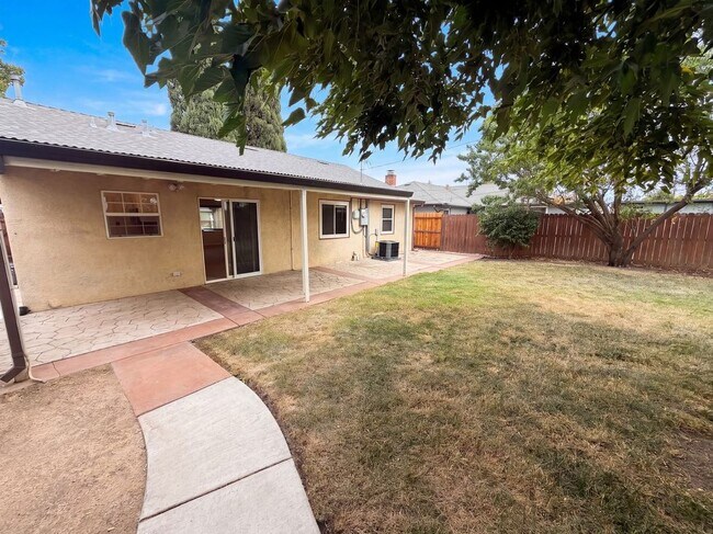 4940 Alcott Dr