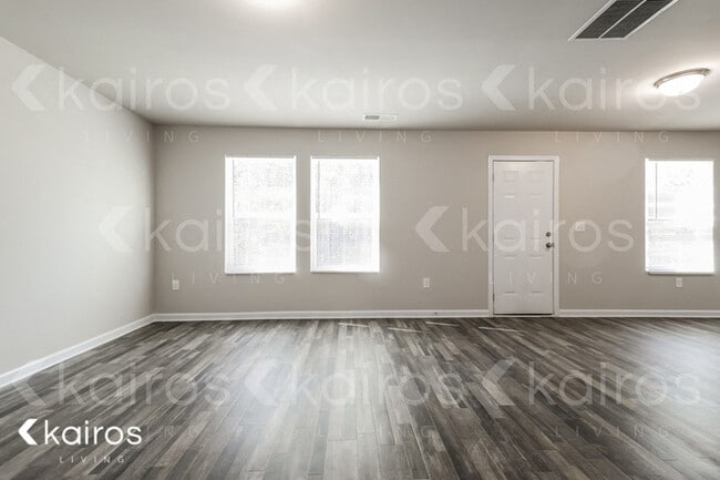 Photo - 833 Dove Tree Ln