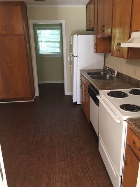 Photo - 549 Thorpe St