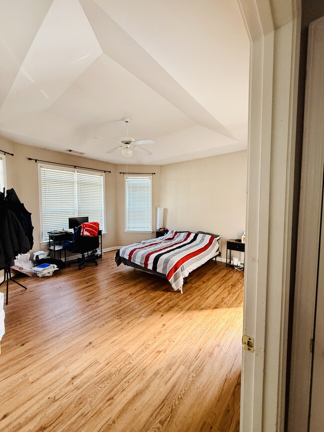 Photo - 520 Anglewood Trce