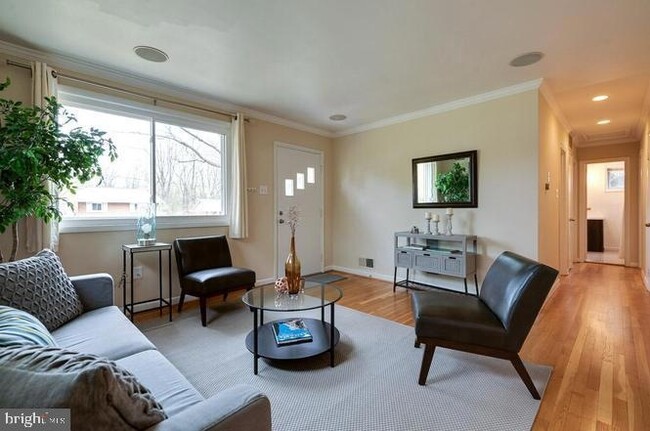 Photo - 10912 Troy Rd