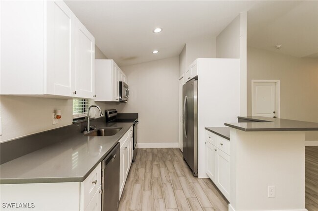 Photo - 524 Lone Star Ln