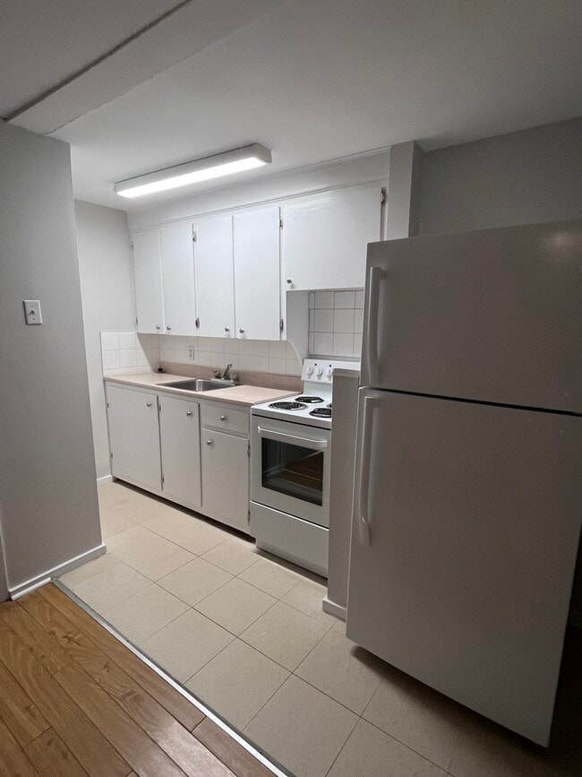 Photo - ONE BEDROOM APARTMENT IN THE HEART OF DARTMOUTH Unit 9