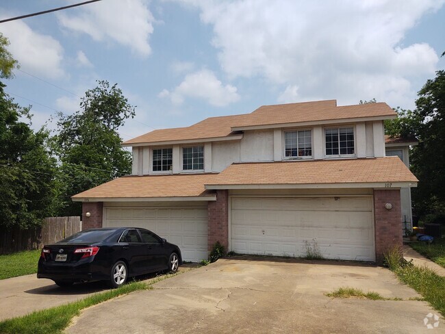 Building Photo - 105/107 Crest  Drive Unit 105 Rental