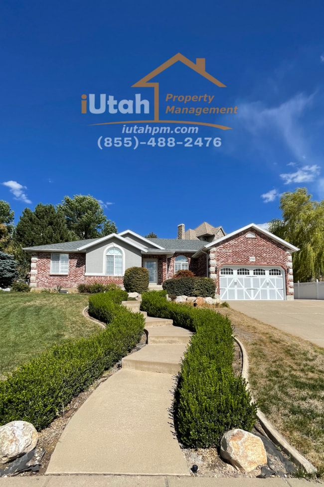 Building Photo - East Layton 6 Bdrm 3 Bth 2 car garage home.
