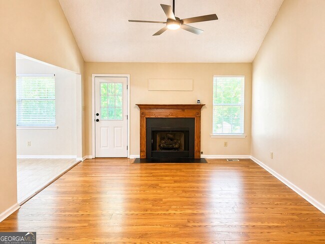 Photo - 217 Briarpatch Ct