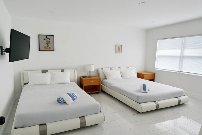 Photo - 1260 SW 32nd St