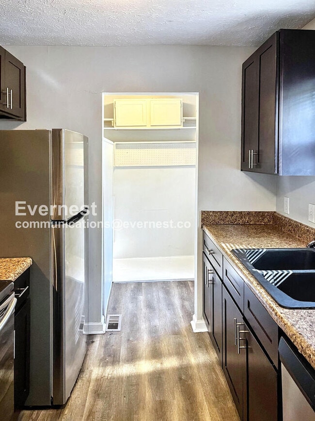 Photo - 593 Pleasant Hill Dr