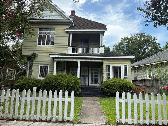 Building Photo - 254 Cherokee St