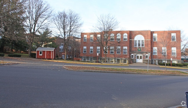 Photo - Village Point Apartments