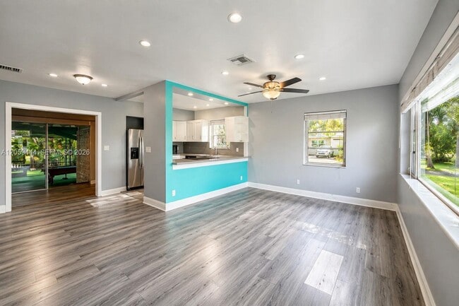 Photo - 529 NW 8th St