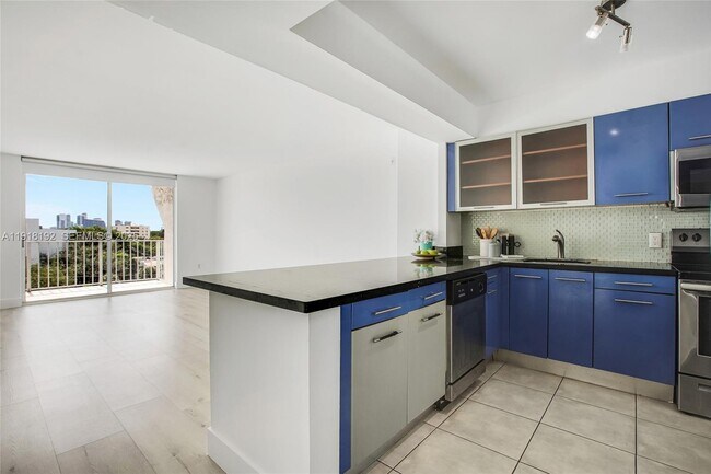 Building Photo - 650 NE 64th St Unit G506