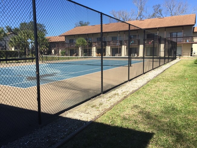 Building Photo - 1255 Ponce Island Dr Unit Ponce Island