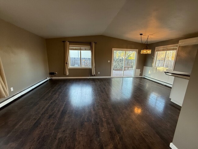 Photo - 503 N Yellowstone Ave