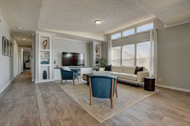 Photo - 1040 Monarch Dr