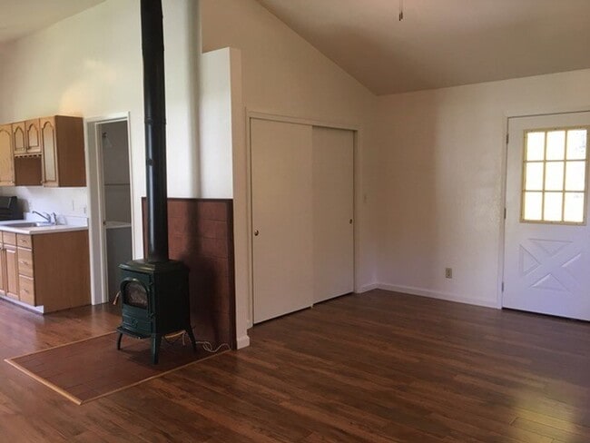 Photo - 18601 Country Ln Unit #C