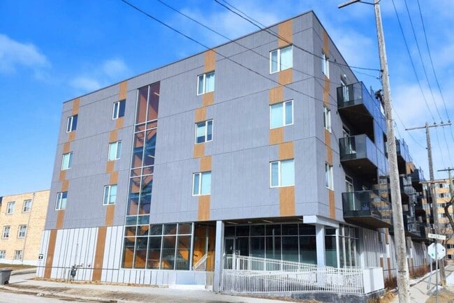 Building Photo - 24Seven Condominiums Unit 28492