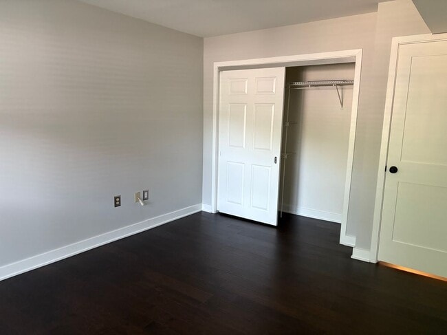 Photo - 435 W 9th St