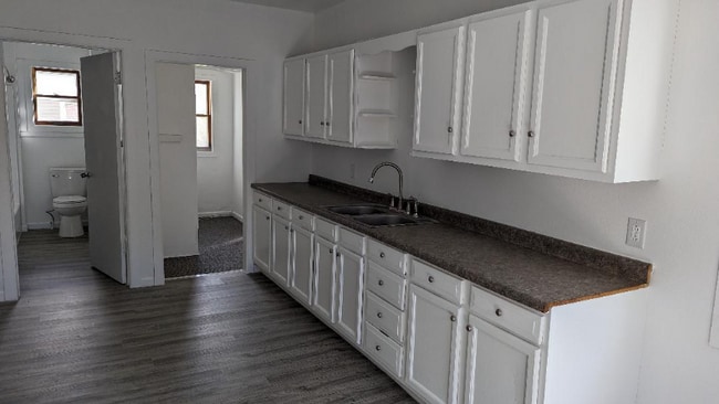 Photo - 2262 S Hamilton St