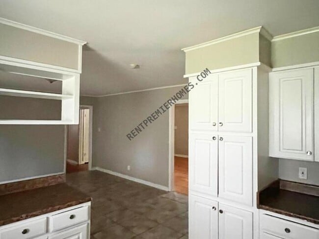 Photo - 4700 N Locust St