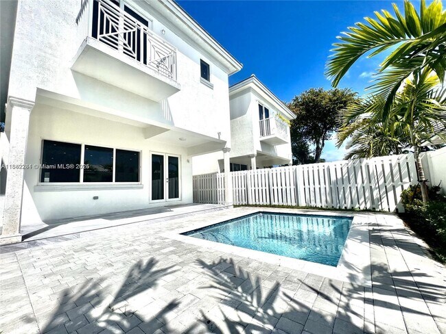 Photo - 1602 Hayes St