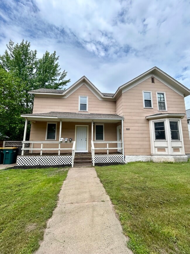 Photo - 528 Union St