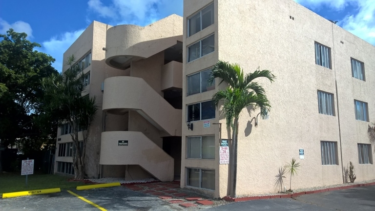 Photo - 5036 W Flagler St Apartments