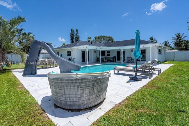 Photo - 669 NW 15th Ct