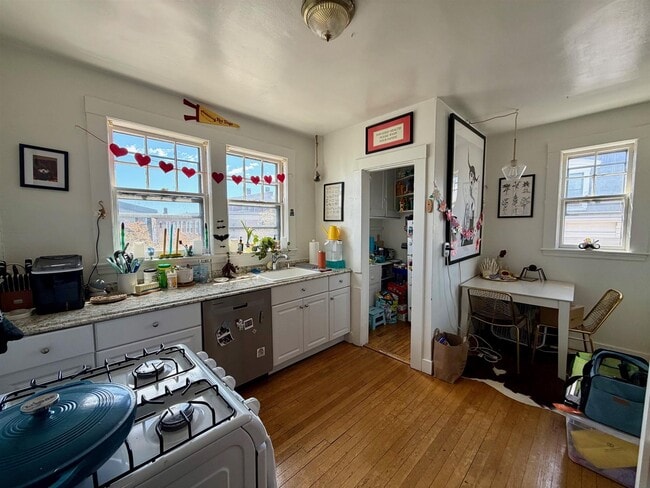 Building Photo - 160 Norfolk St Unit 3