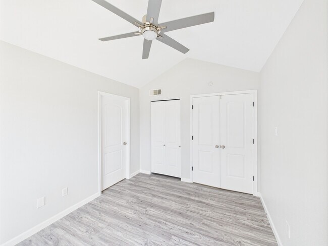 Photo - 8055 Cambridge St Unidad True