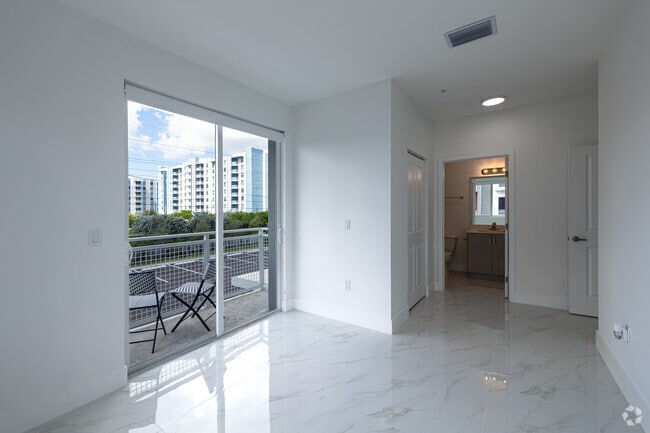 2BR, 2BA - The Ecco 2 - Primary Bedroom