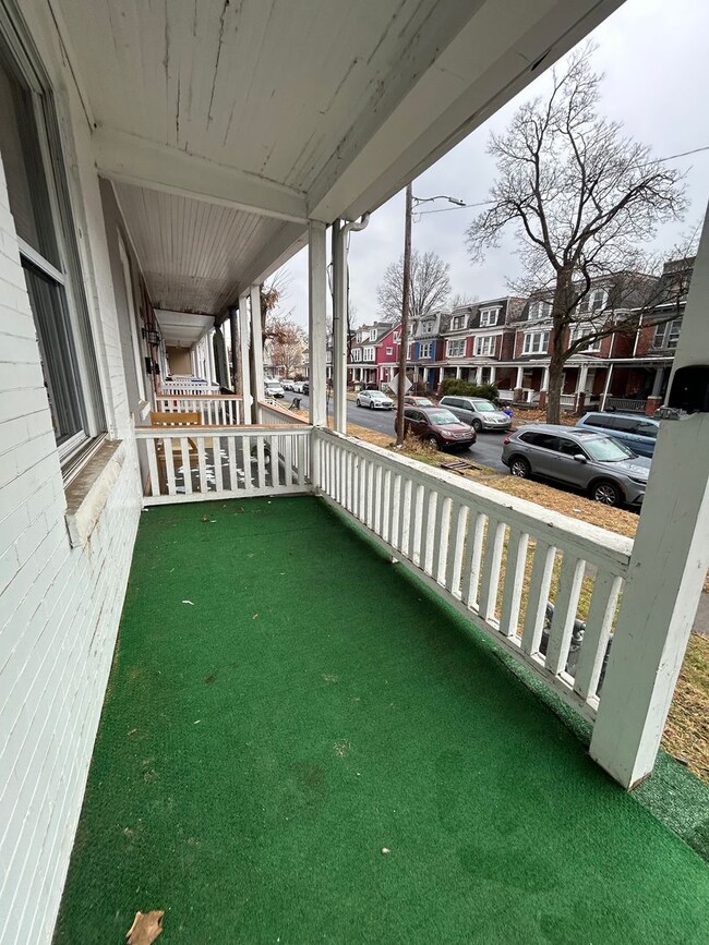 Photo - 5 Bedroom in Uptown Hbg - Section 8 accepted.