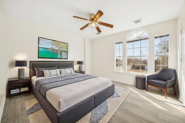 Building Photo - 1702 River Trail